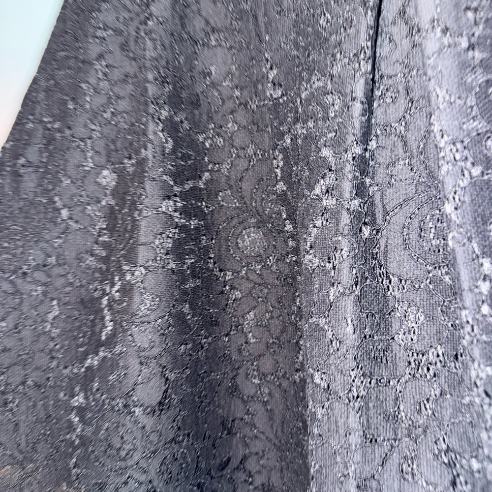 Elegant Black Lace Skirt - Picture 2 of 4
